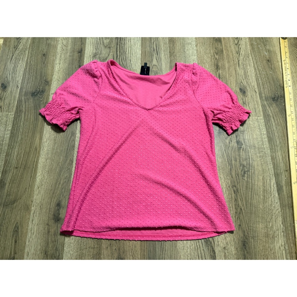 W5 Shirts Womens Size Medium Pink Blouse Short Puff Sleeve Clip Dot V-Neck